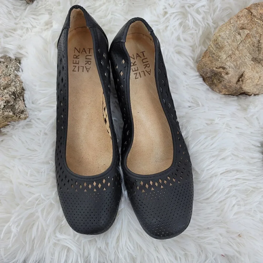 Naturalizer black perforated faux leather wedges (k)
